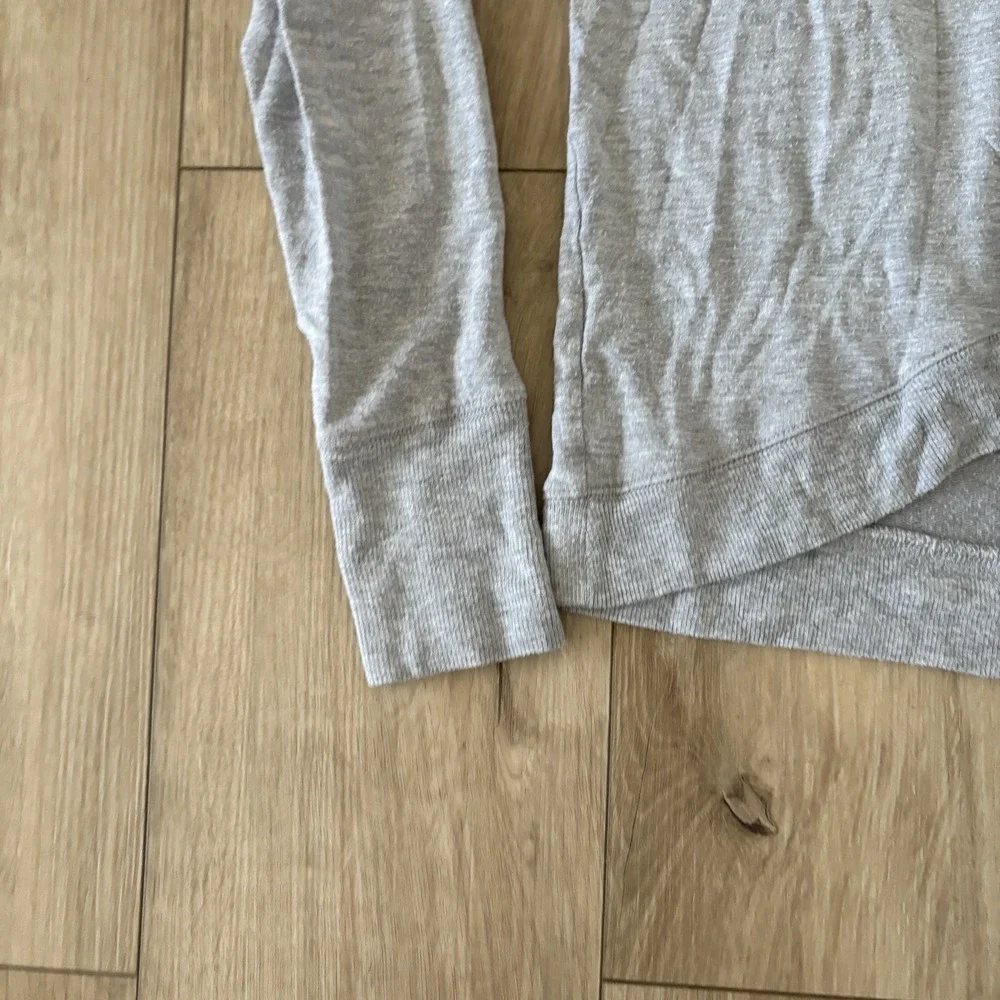 Athleta Sweatshirt Womens XS Crossover Crewneck Long Sleeve Super Soft Shirt